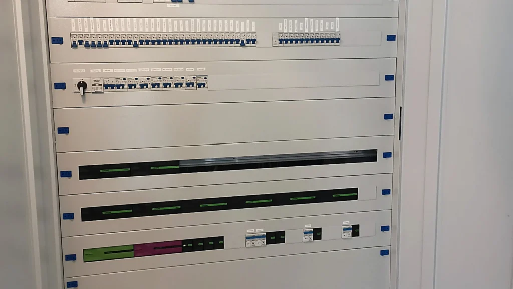 Loxone okosotthon kivitelezés – dokumentált átadás